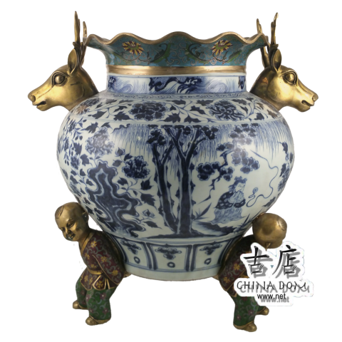 Китайская ваза,  "Богатства и долголетия" - Бело-синий фарфор с бронзой