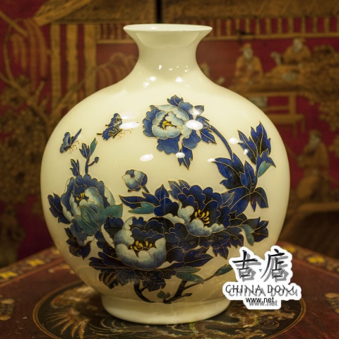 Китайская ваза, "Бабочки в цветках Пиона"